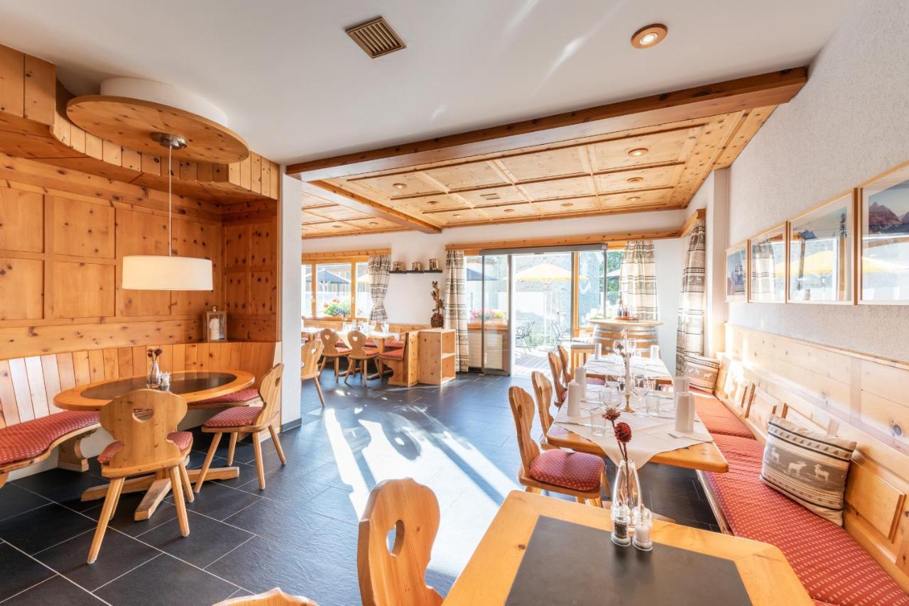 Randolins Familienresort St. Moritz Exteriör bild