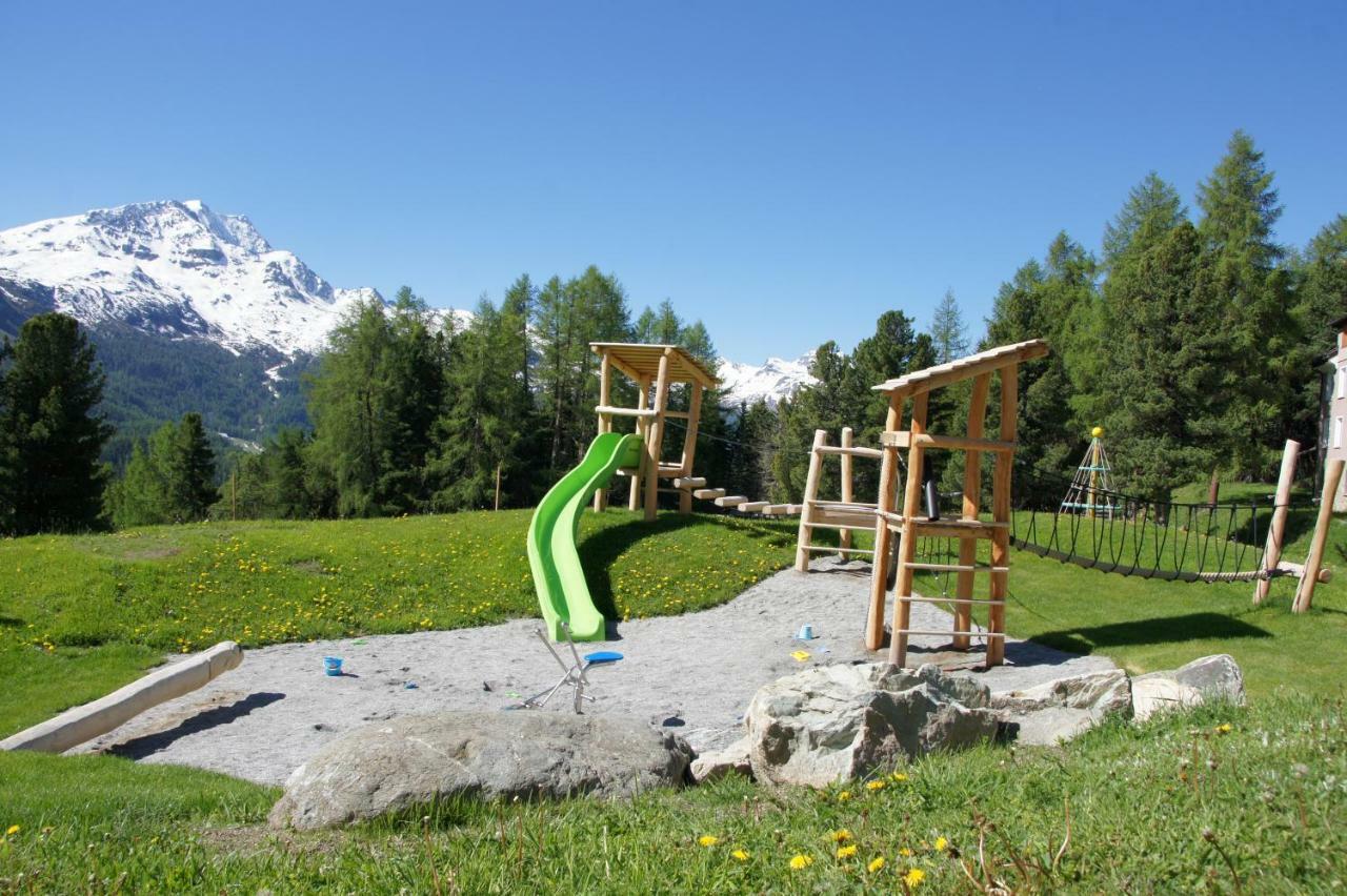 Randolins Familienresort St. Moritz Exteriör bild