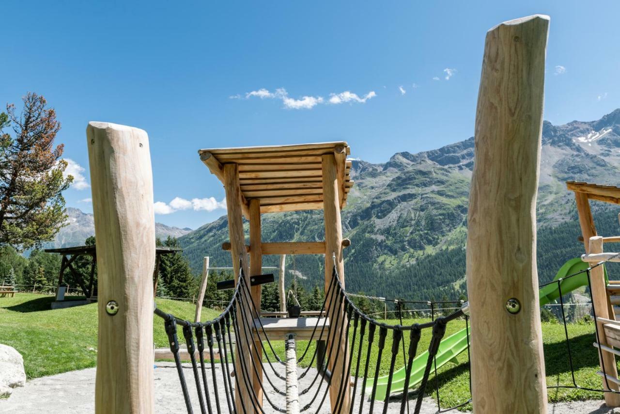 Randolins Familienresort St. Moritz Exteriör bild
